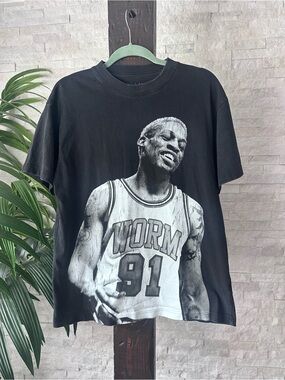 Dennis Rodman Apparel “Worm” Graphic Charcoal Grey T-Shirt Cotton Small